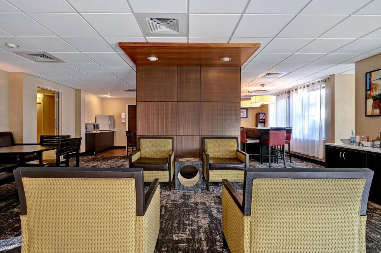  | High Plains Hotel at Denver International Airport