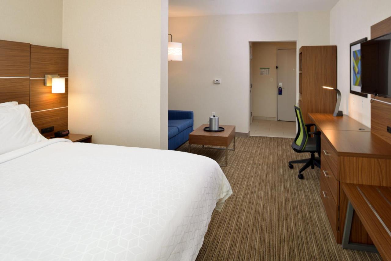 | Holiday Inn Express Lodi, an IHG Hotel