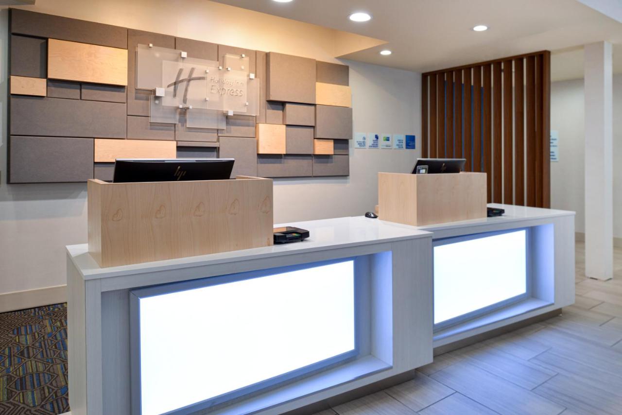 | Holiday Inn Express Lodi, an IHG Hotel