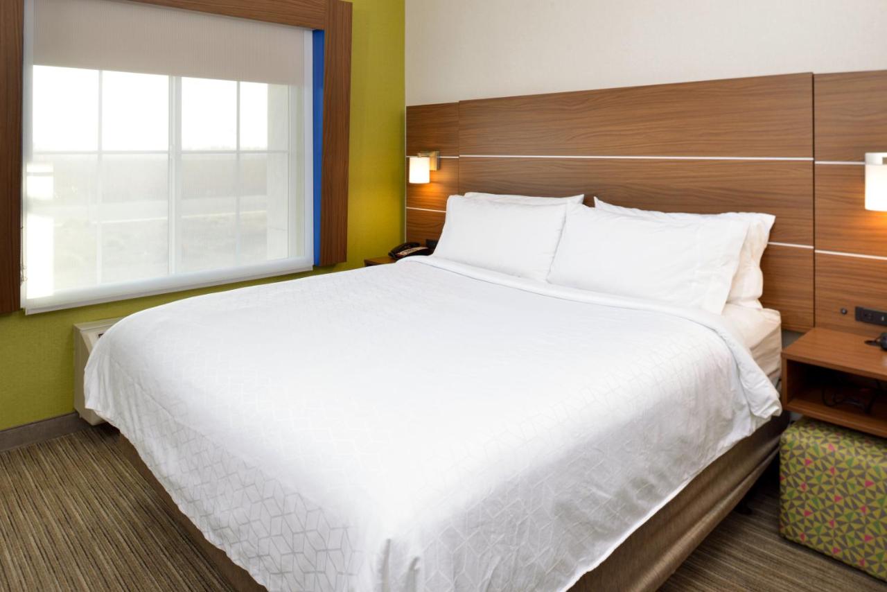 | Holiday Inn Express Lodi, an IHG Hotel