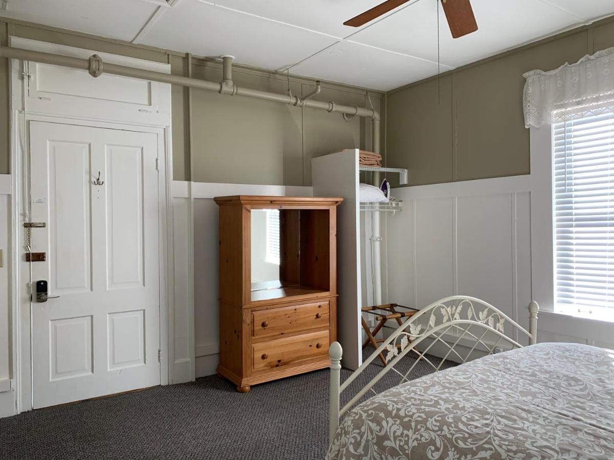 Standard Queen Room at Woodbridge Inn & Tavern
