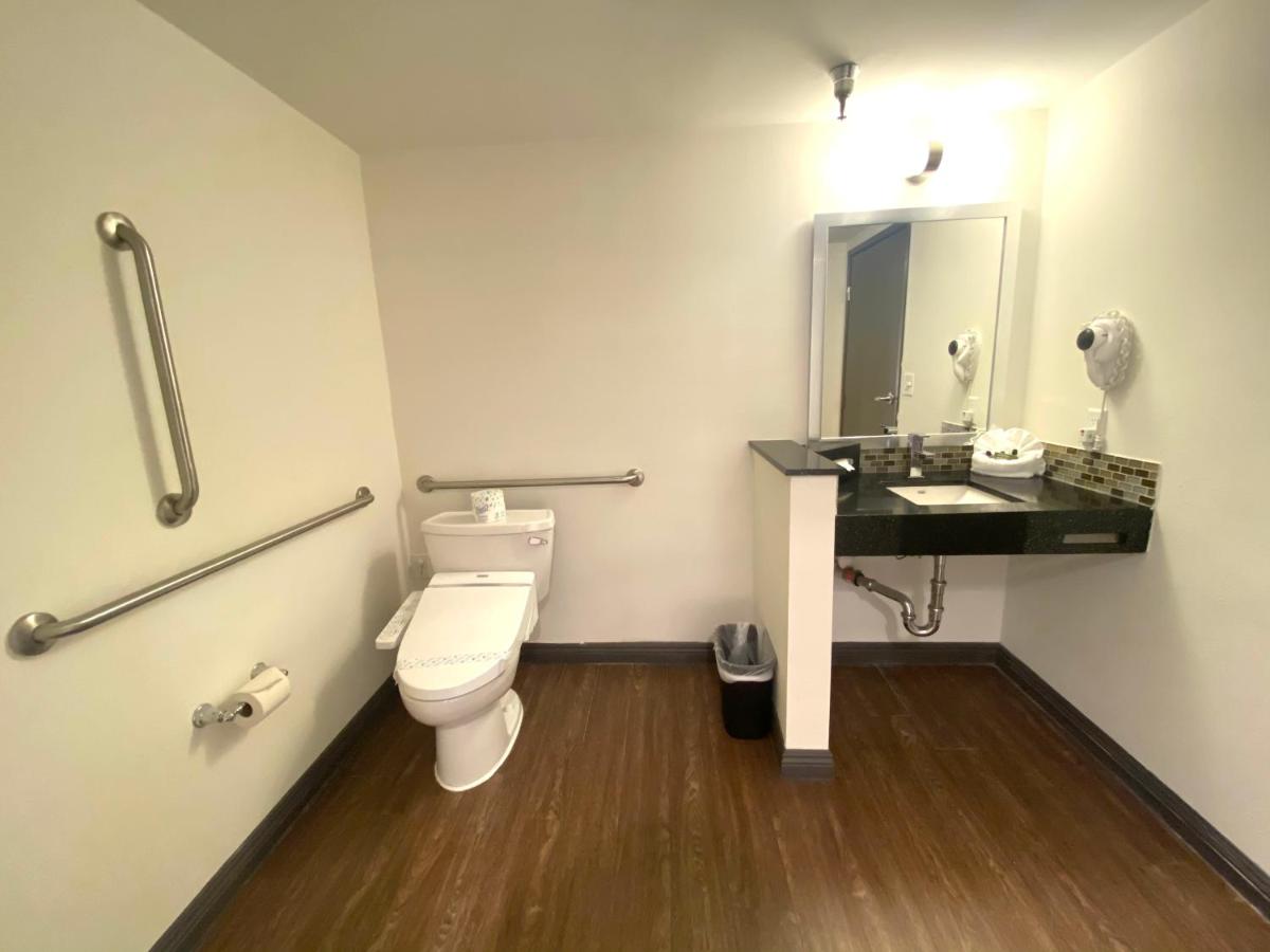 Double Room - Disability Access at Redac Gateway Hotel In Torrance