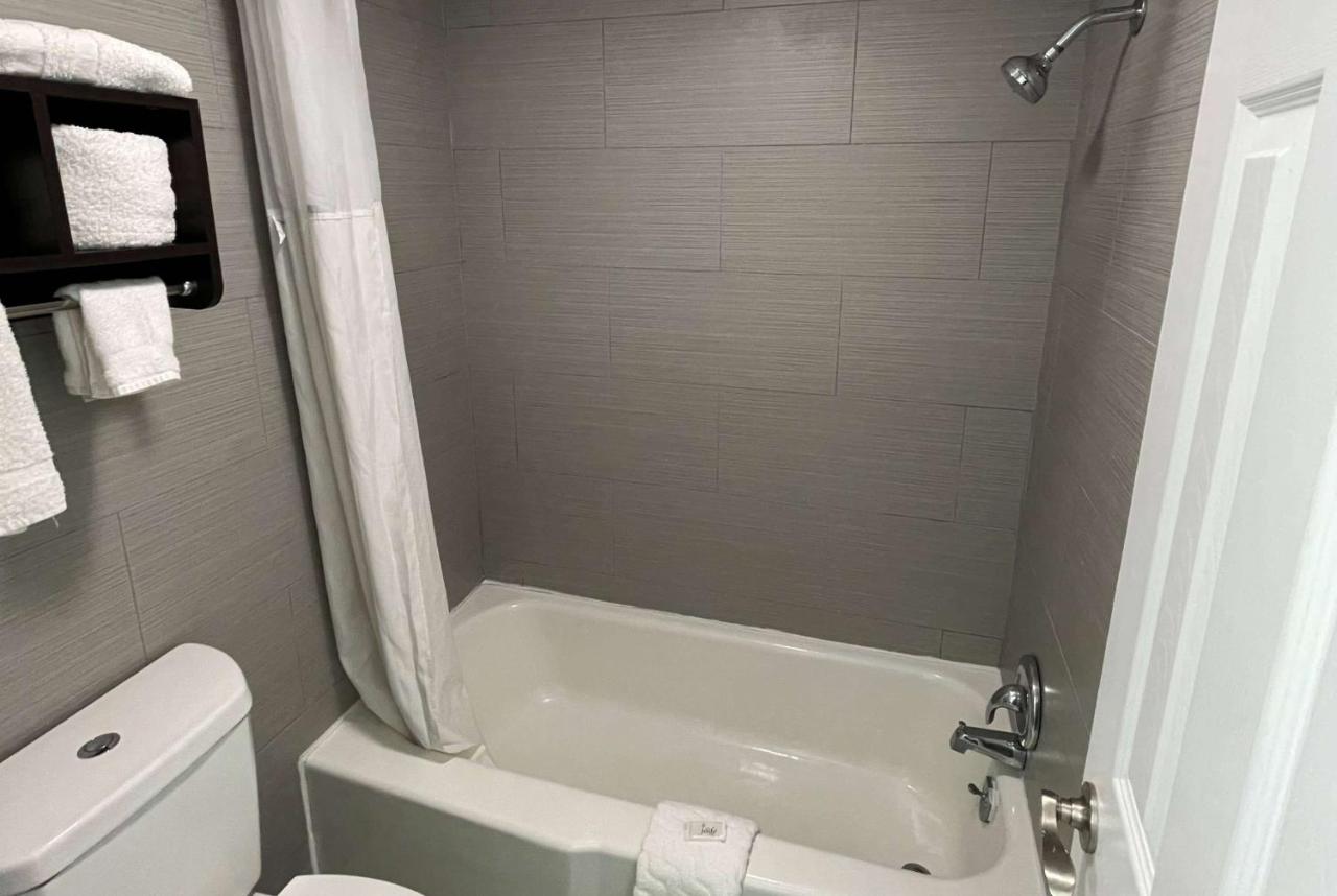 | Days Inn by Wyndham Calhoun GA I-75 and US-41