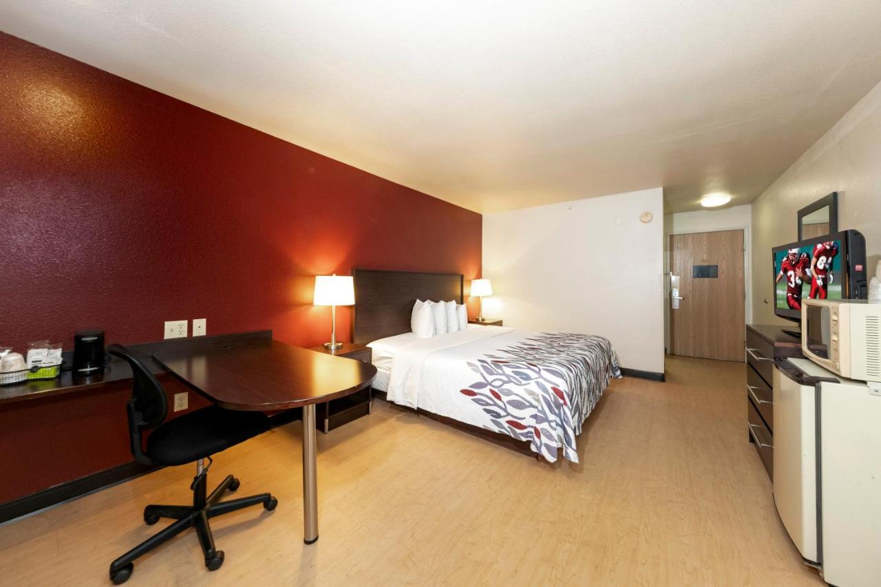 Superior King Room - Non-Smoking at Spark by Hilton St. Robert Fort Leonard Wood