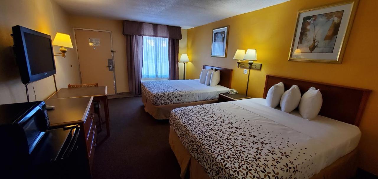Standard Queen Room with Two Queen Beds - Non-Smoking at Quality Inn White Springs Suwanee