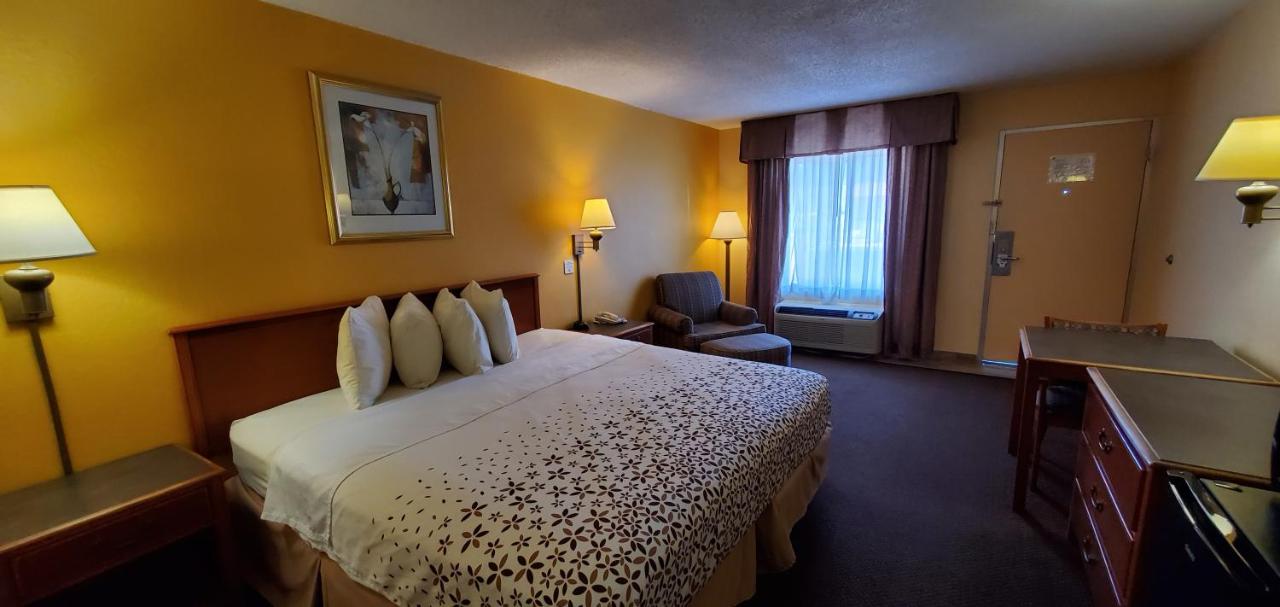 King Room - Accessible/Non-Smoking at Quality Inn White Springs Suwanee