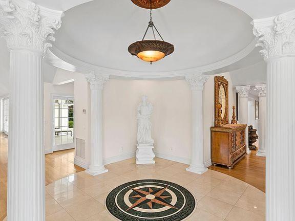 | Villa Qadus - Luxury with pool