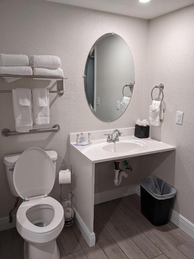 King Room with City View - Accessible/Non-Smoking at Inn on Destin Harbor, an Ascend Collection Hotel