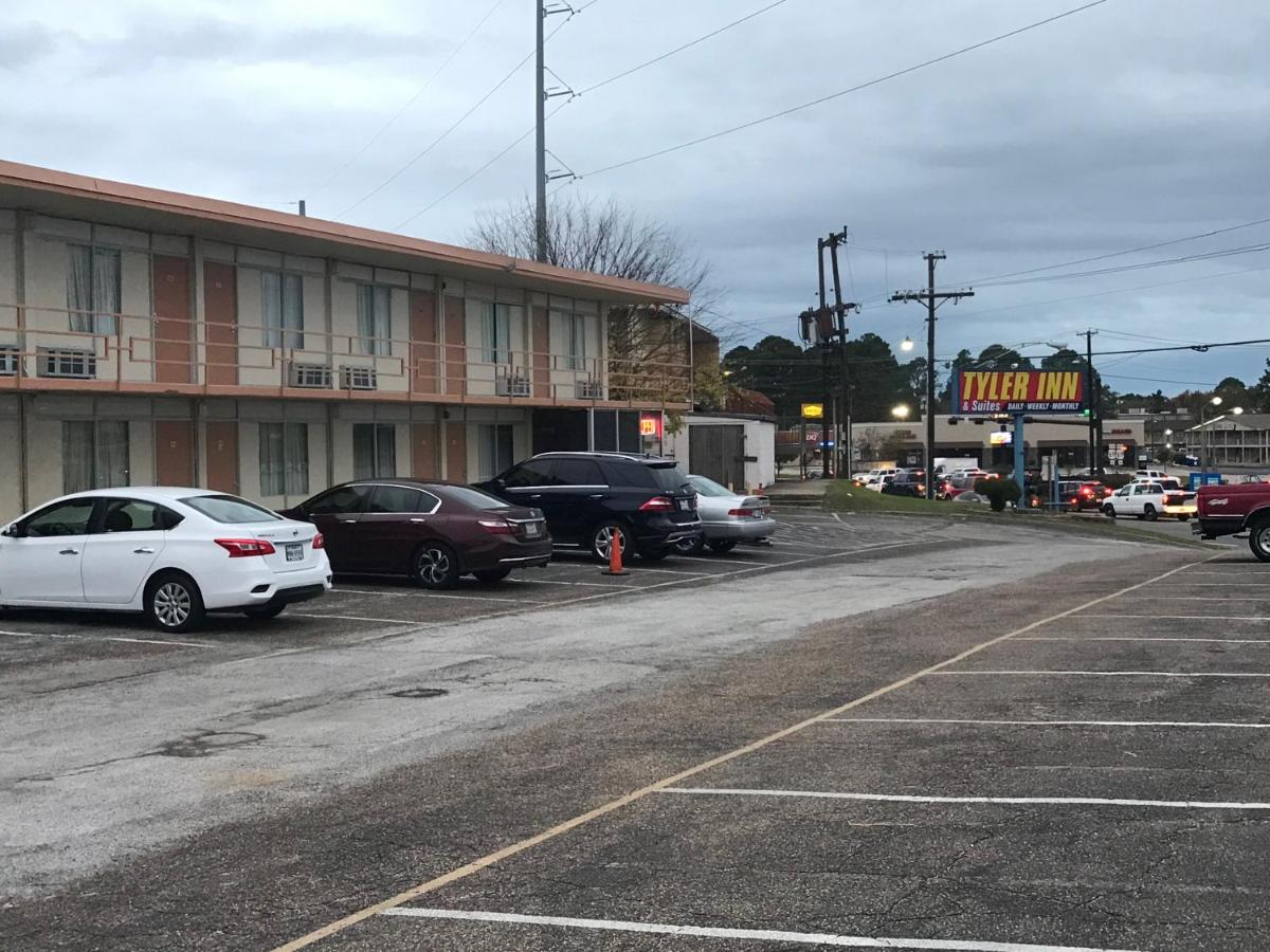 | Tyler Inn & Suites