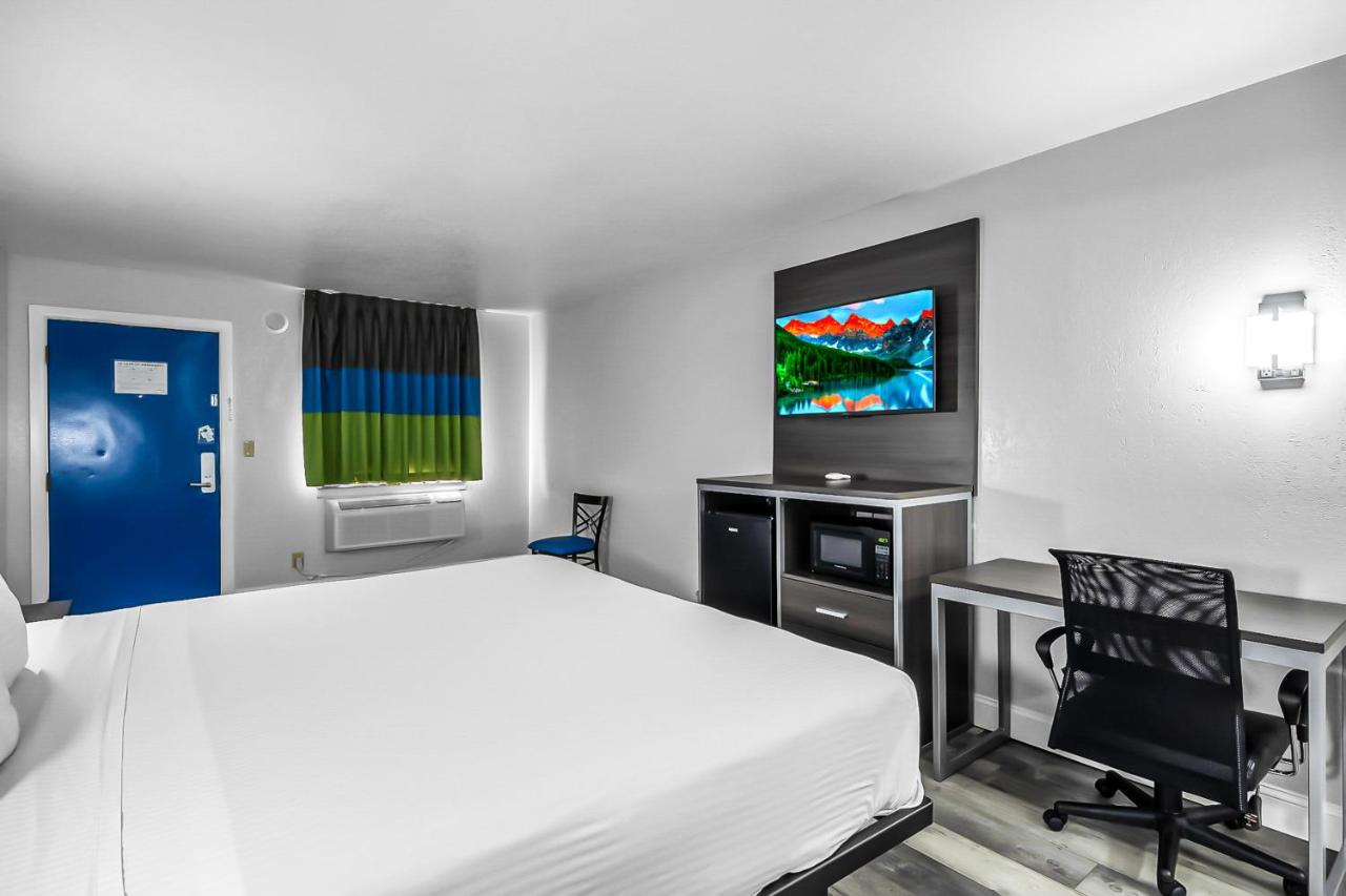King Room at SureStay Hotel by Best Western Oklahoma City West