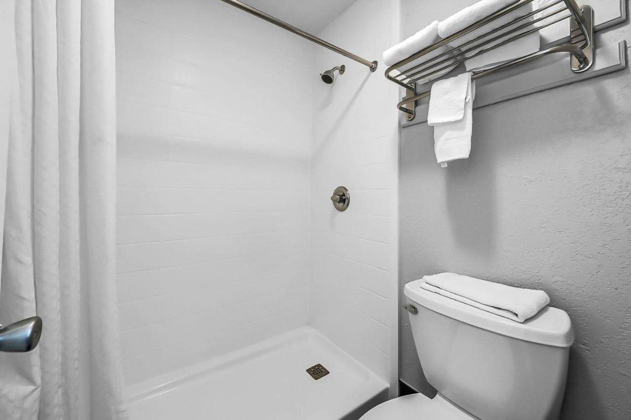 King Room at SureStay Hotel by Best Western Oklahoma City West