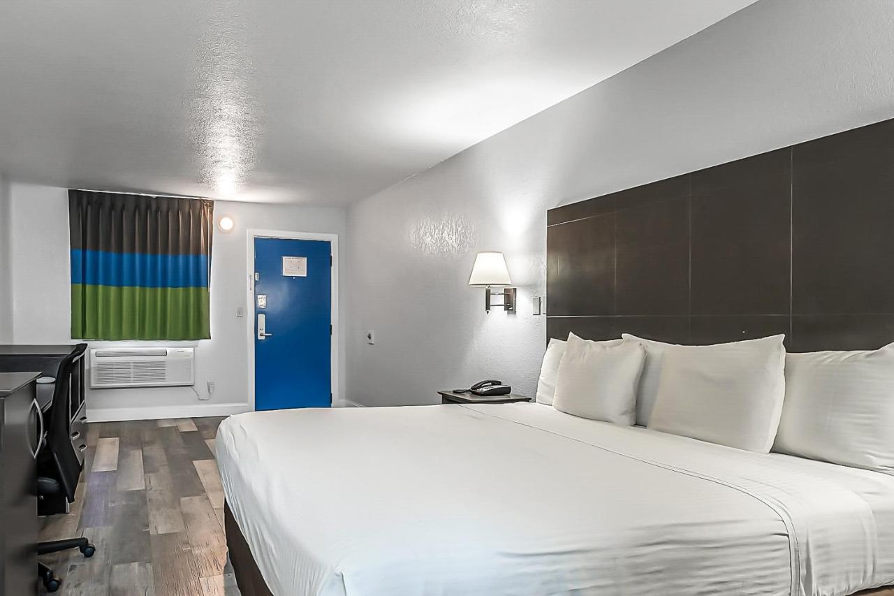 King Room with Roll-In Shower - Disability Access at SureStay Hotel by Best Western Oklahoma City West