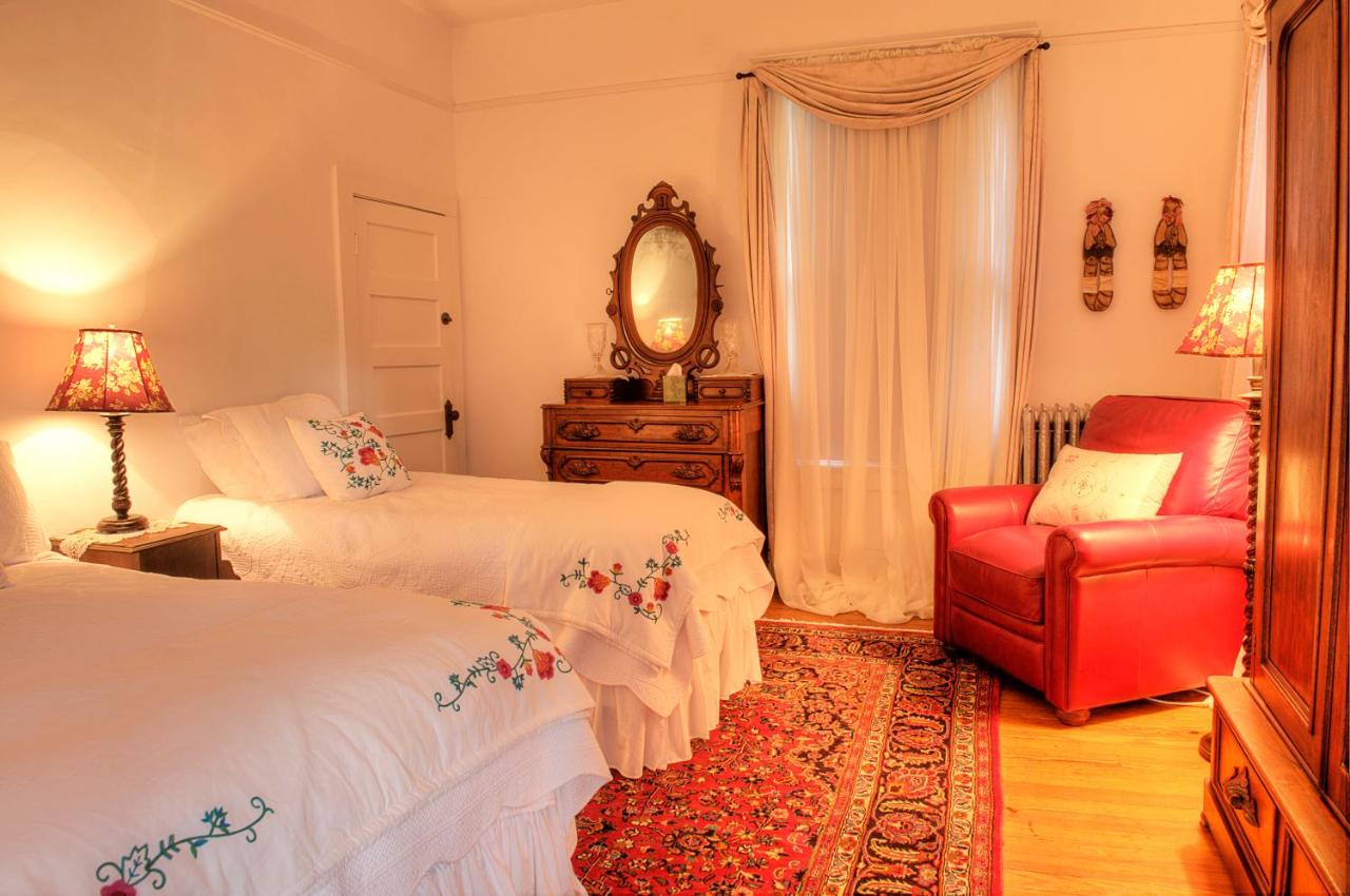| The Jackie O' House Bed and Breakfast