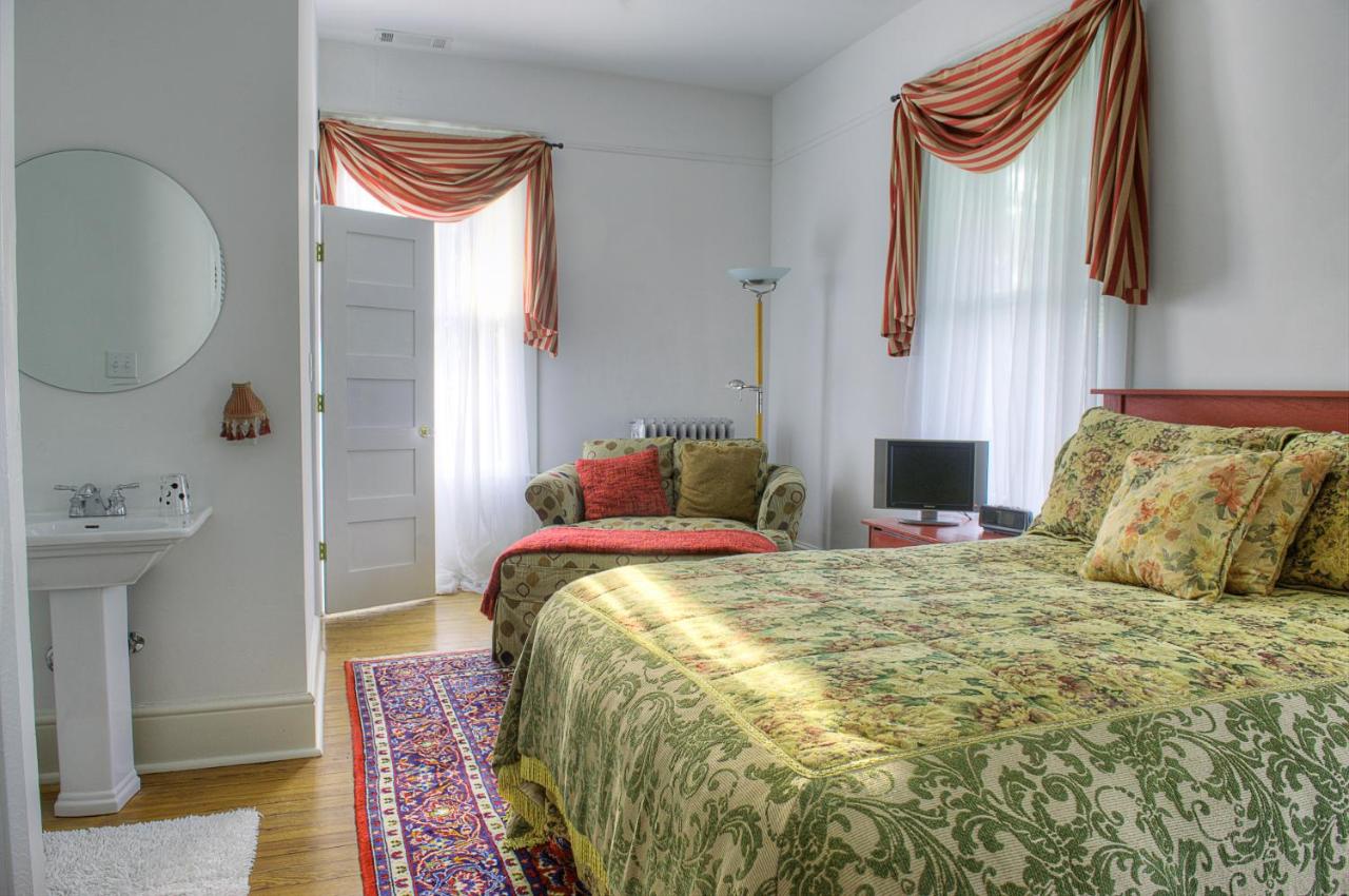 | The Jackie O' House Bed and Breakfast