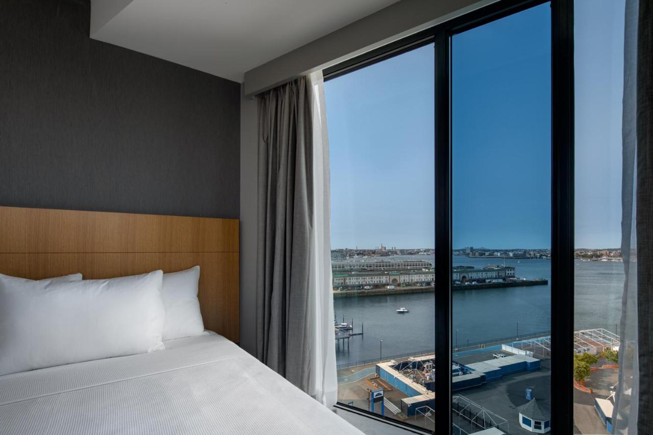 Deluxe King Room at Hyatt Place Boston/Seaport District
