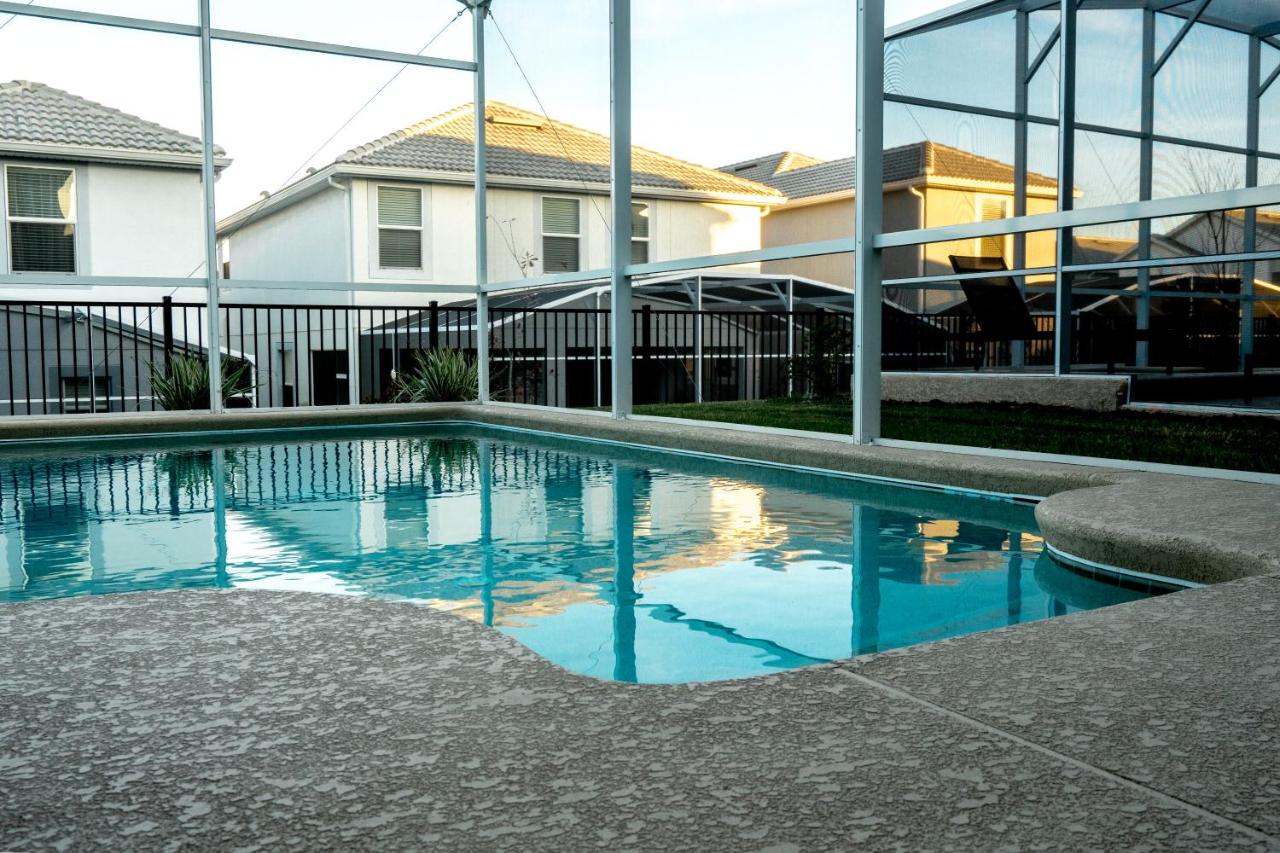 | Luxury villa equipped with Club House ,Golf ,Gym, Wet Park 5 R near Disney