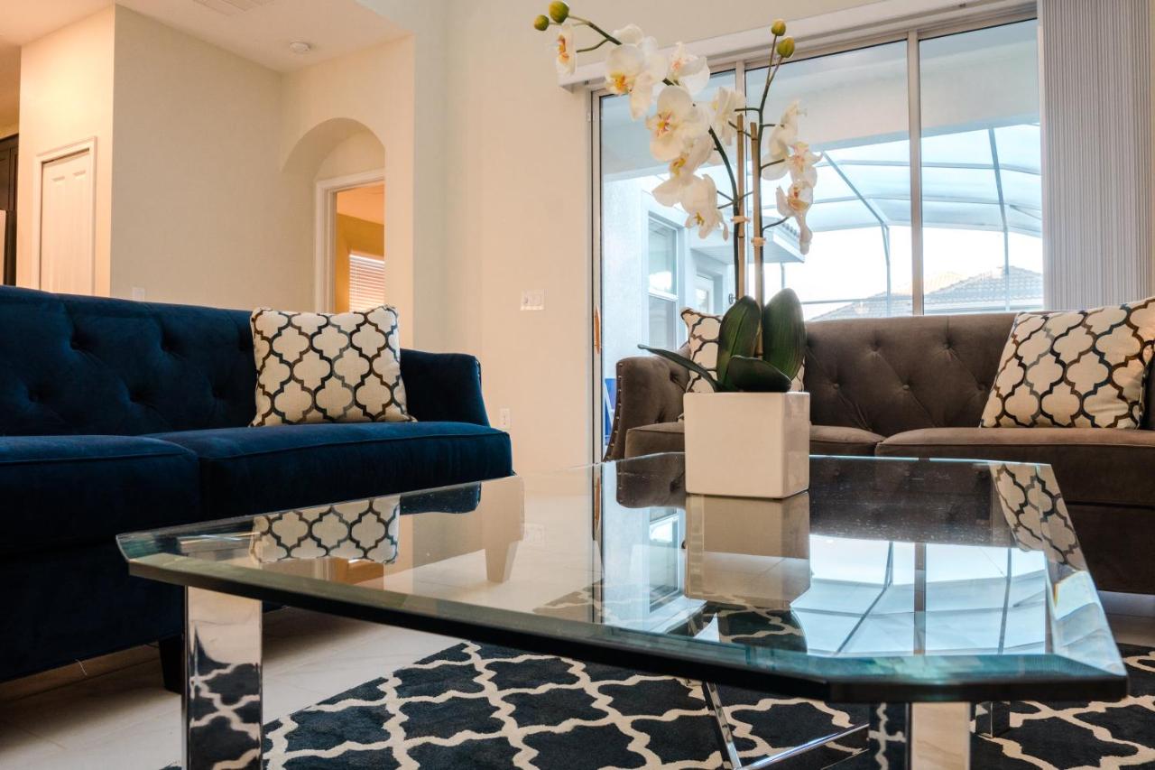 | Luxury villa equipped with Club House ,Golf ,Gym, Wet Park 5 R near Disney