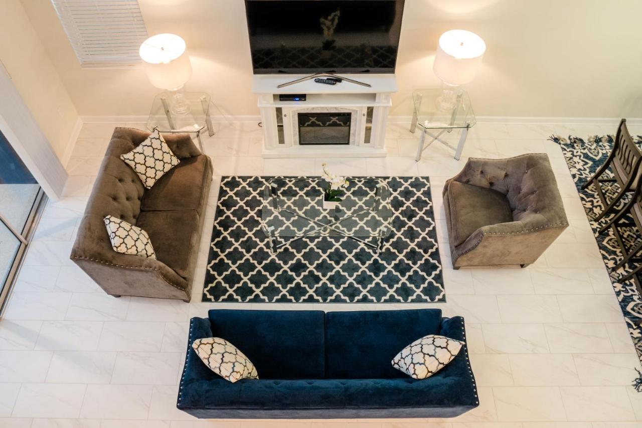 | Luxury villa equipped with Club House ,Golf ,Gym, Wet Park 5 R near Disney