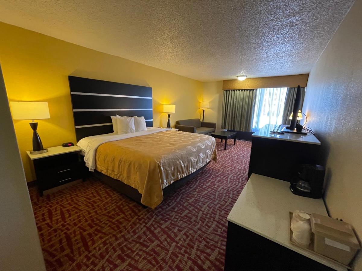King Room with Sofa Bed - Smoking at Quality Inn Fort Smith I-540