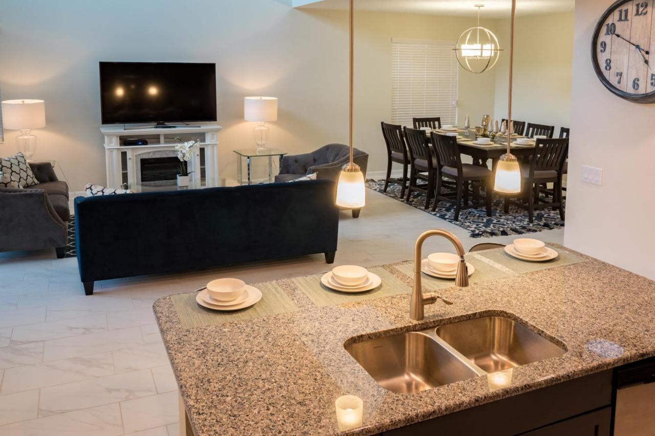 | Luxury villa equipped with Club House ,Golf ,Gym, Wet Park 5 R near Disney