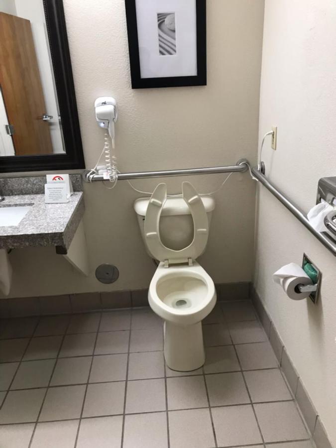 King Room with Roll-In Shower - Accessible/Non-Smoking at Quality Inn Clinton - Knoxville North
