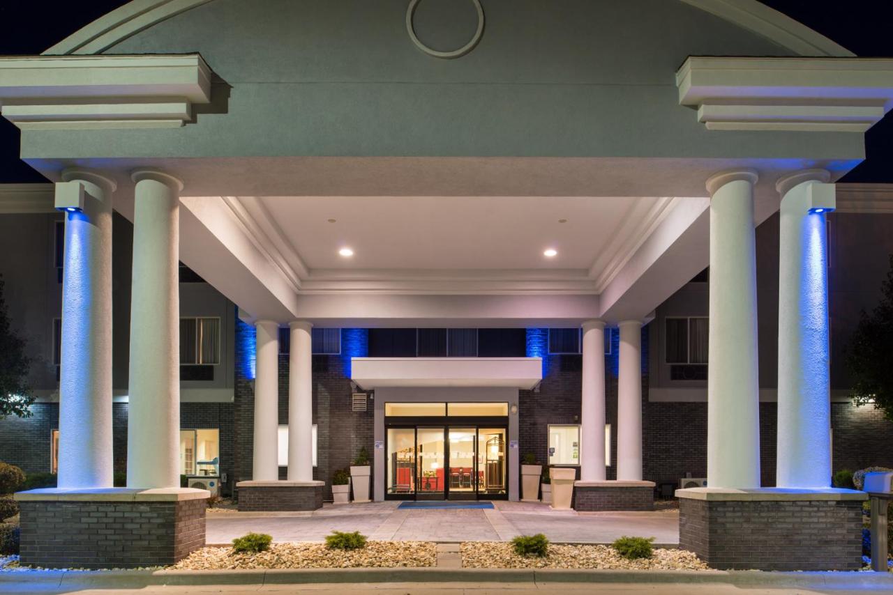  | Holiday Inn Express Hotel & Suites Pittsburg