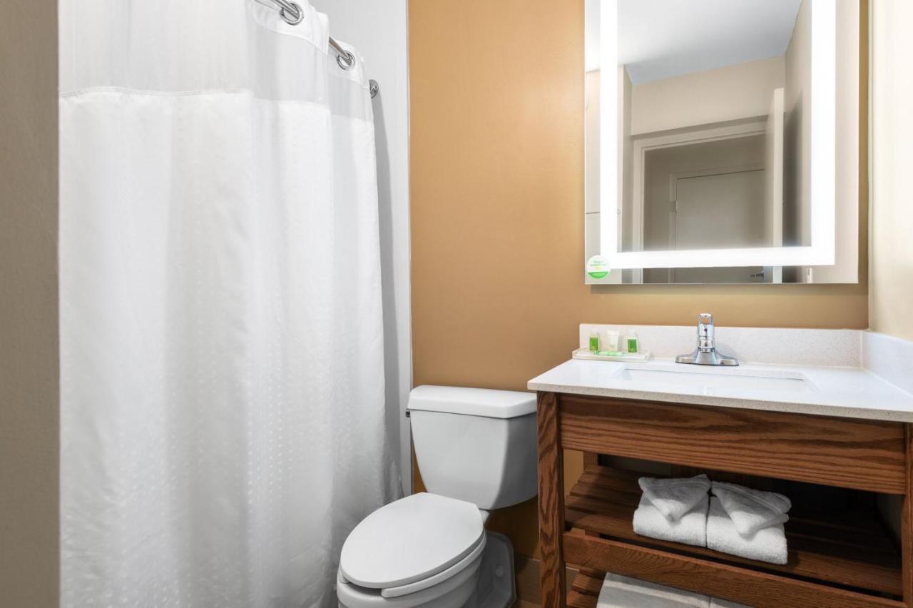 | Holiday Inn Greensboro Airport