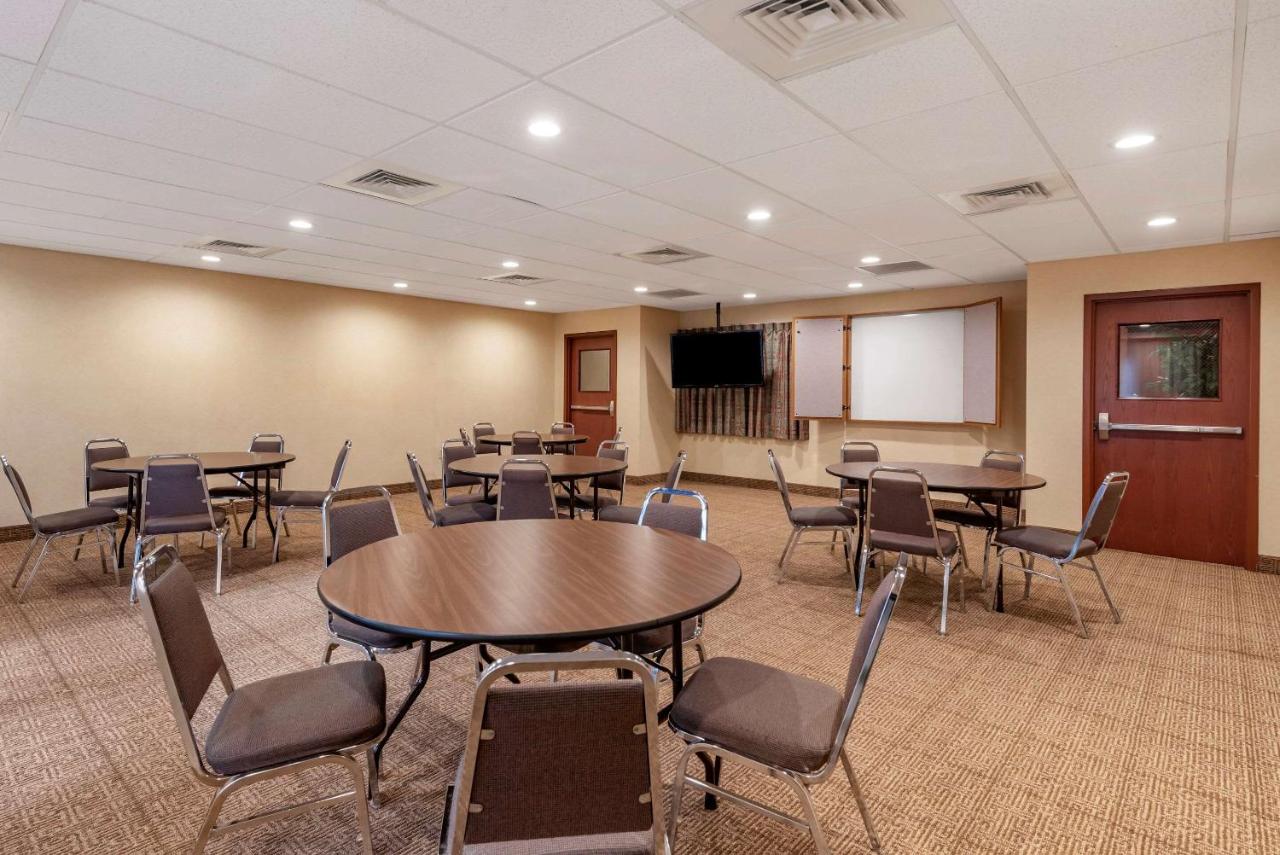 | Comfort Inn & Suites Morehead