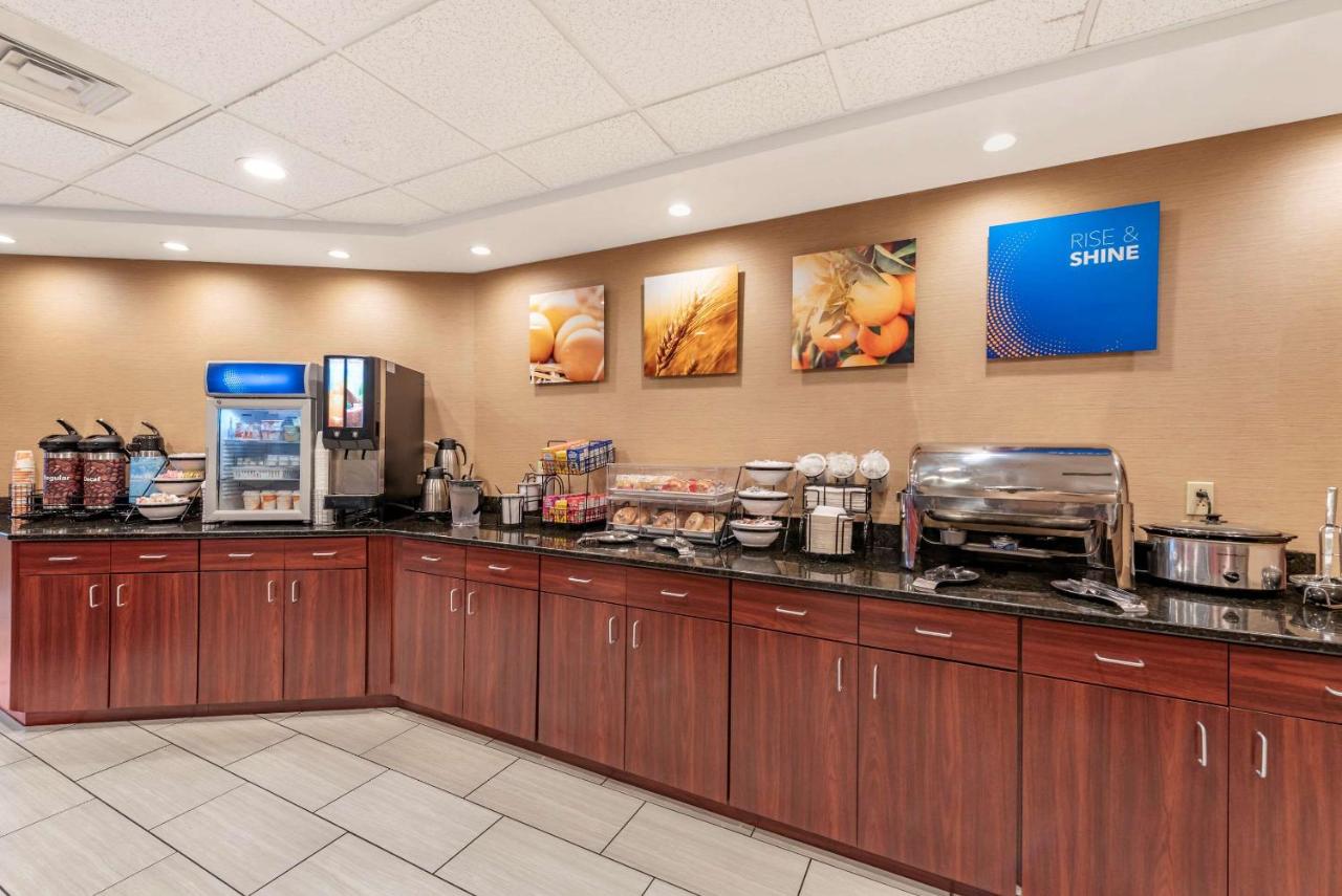 | Comfort Inn & Suites Morehead