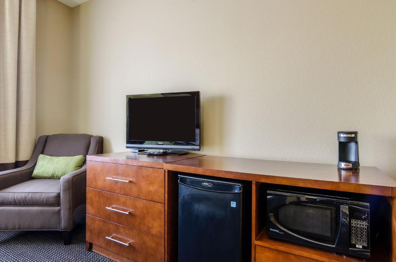 King Room - Accessible/Non-Smoking at Comfort Inn Garden City