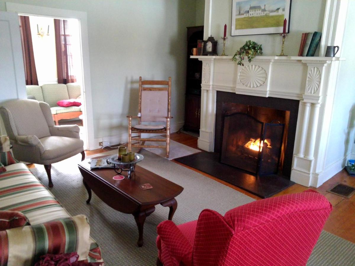 | The 1810 Juliand House Bed & Breakfast