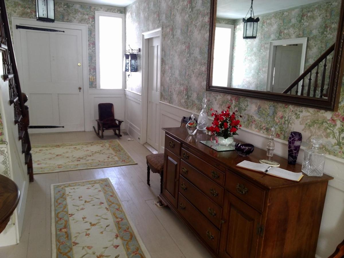 | The 1810 Juliand House Bed & Breakfast