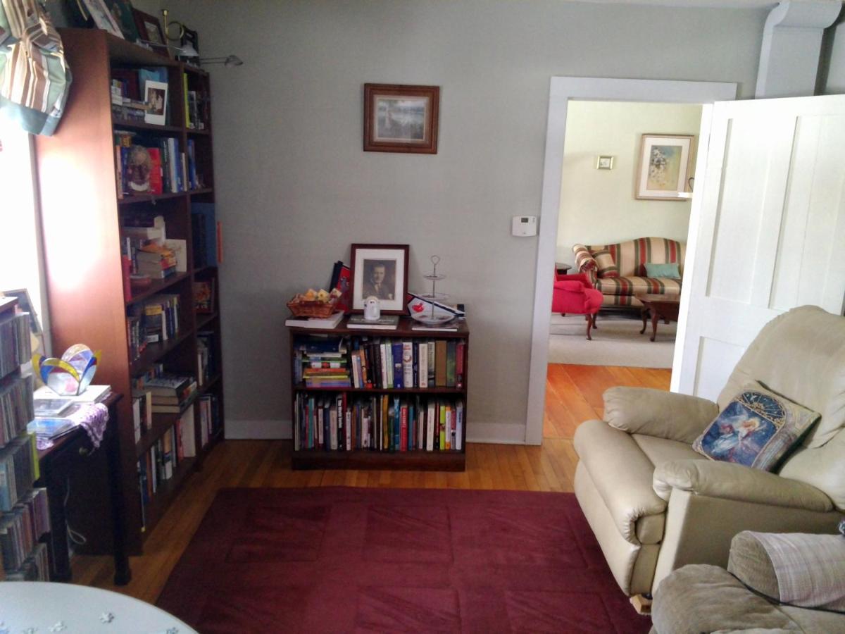 | The 1810 Juliand House Bed & Breakfast