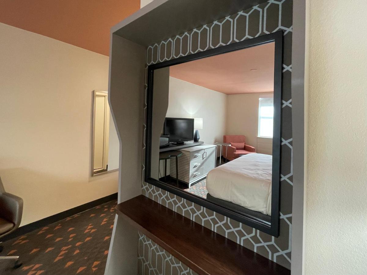 King Room at Holiday Inn Bangor by IHG