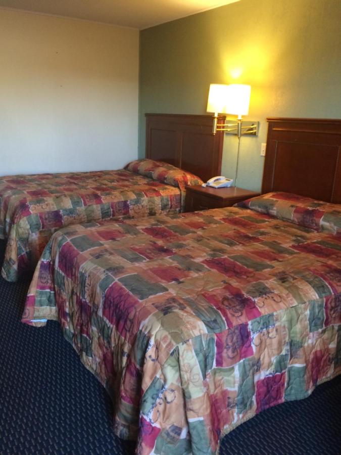  | Rest Inn - Extended Stay, I-40 Airport, Wedding & Event Center