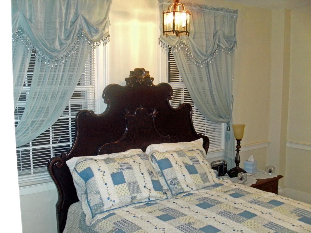 | The 1810 Juliand House Bed & Breakfast