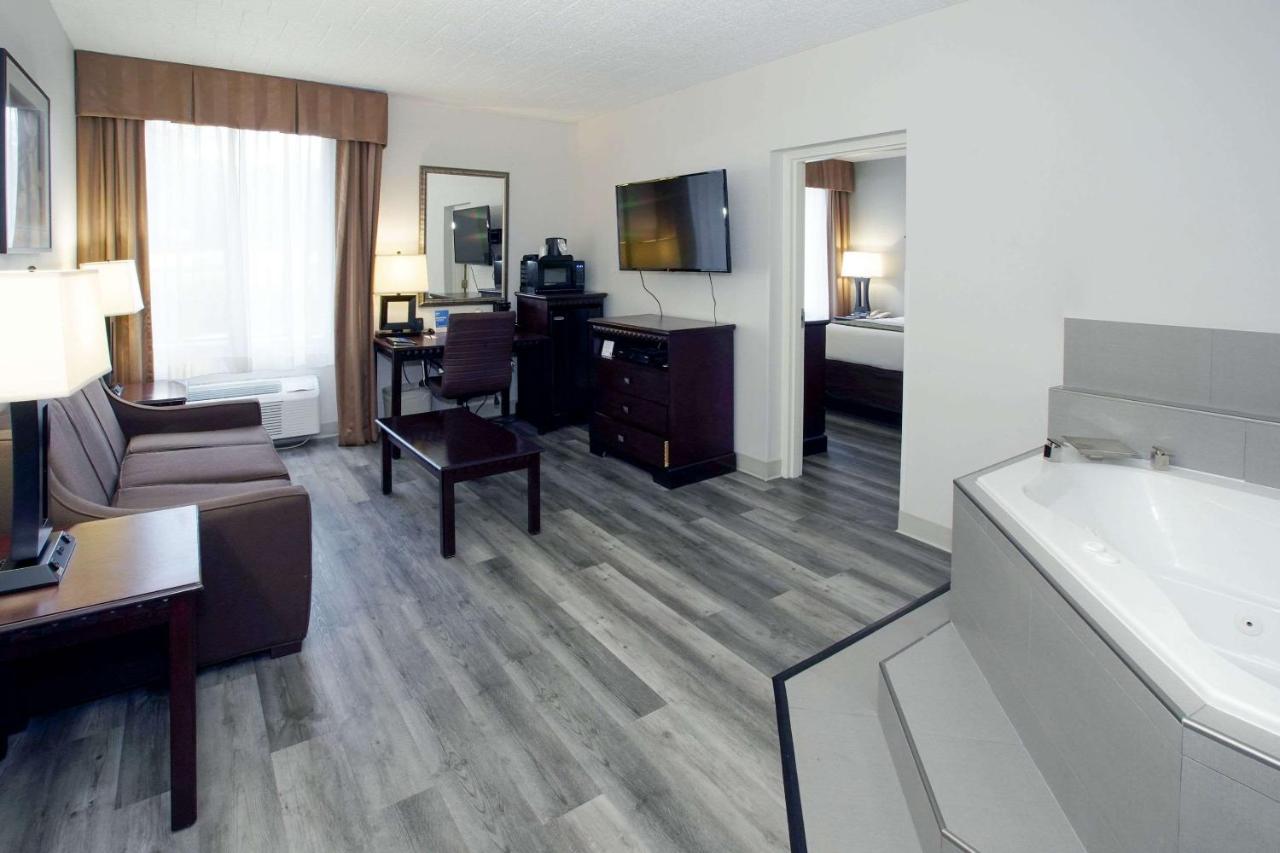 Two-Bedrooms King Suite at Best Western Paramus Hotel & Suites