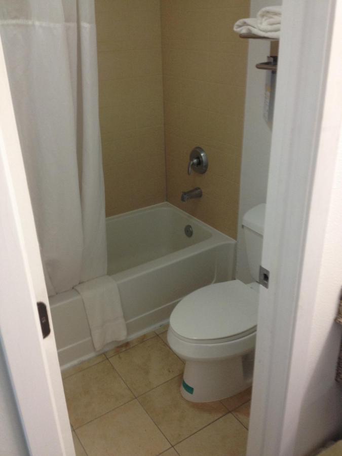 King Room at Quality Inn Clute Freeport