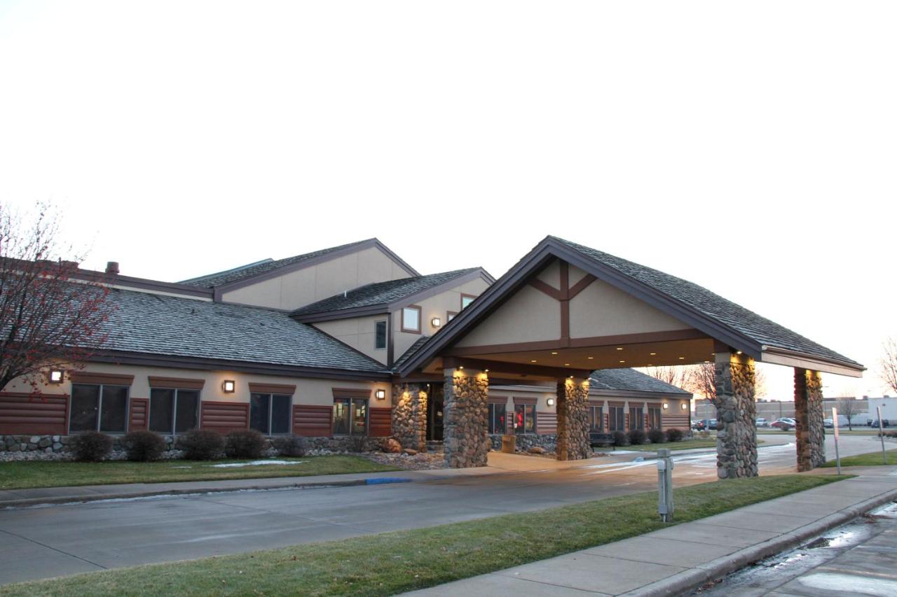 | C'mon Inn Grand Forks