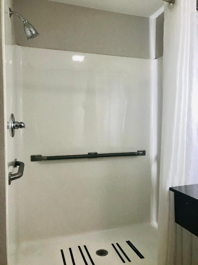 King Room - Disability Access/Non-Smoking at Country Inn & Suites by Radisson, Warner Robins, GA