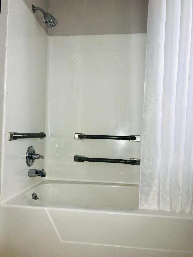 One-Bedroom King Suite - Disability Access/Non-Smoking at Country Inn & Suites by Radisson, Warner Robins, GA