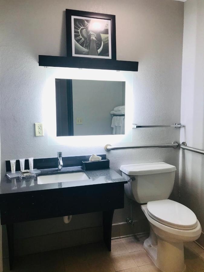 King Room - Disability Access/Non-Smoking at Country Inn & Suites by Radisson, Warner Robins, GA