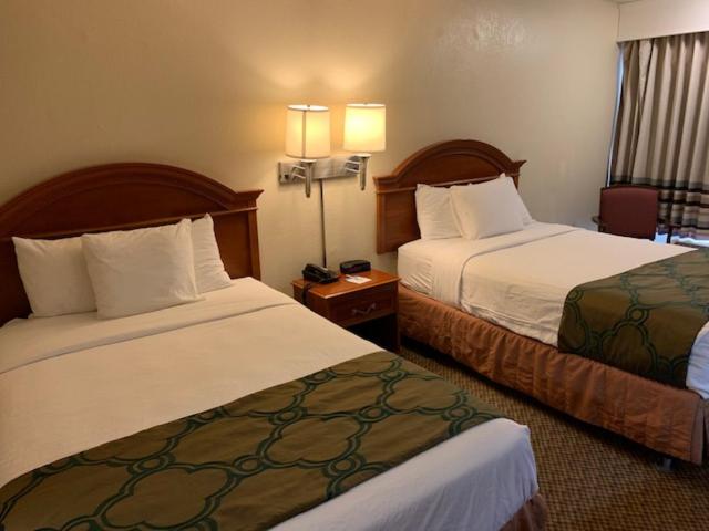 | Days Inn by Wyndham Asheville West