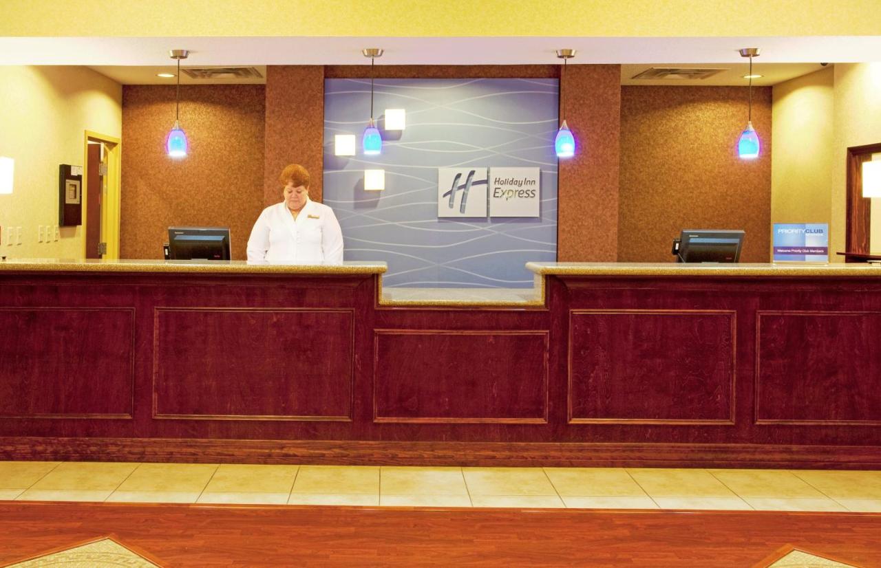  | Holiday Inn Express Hotel & Suites Brooksville