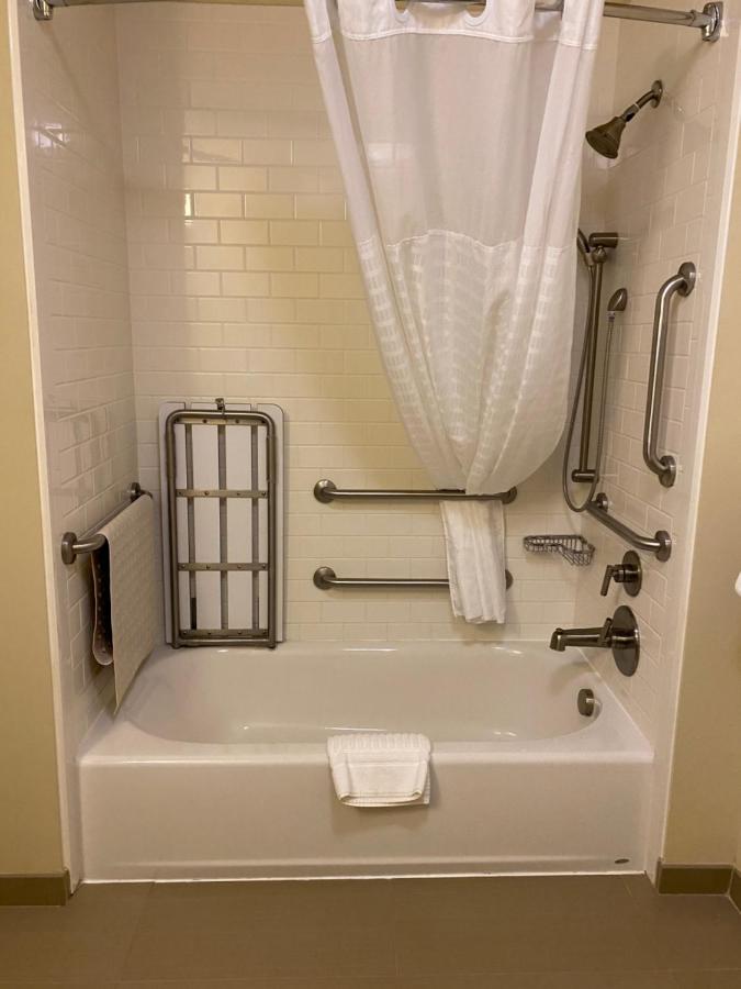 King Room - Accessible/Non-Smoking at Comfort Inn & Suites