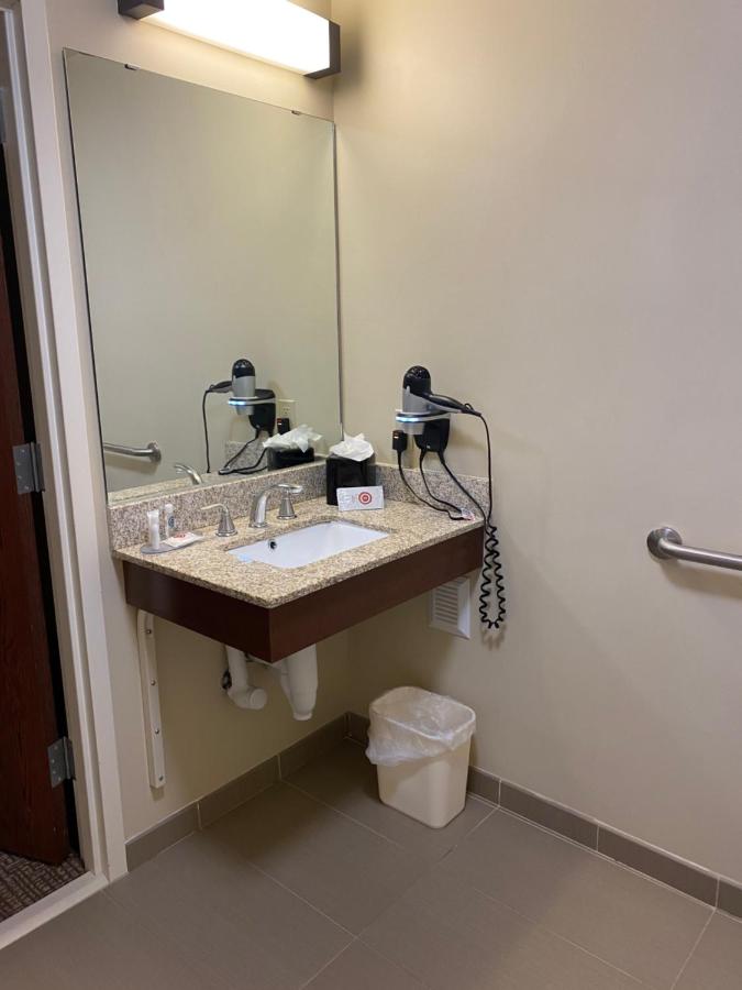 King Room with Roll-In Shower - Accessible/Non-Smoking at Comfort Inn & Suites