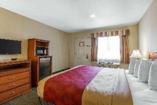 Room #27814516 at Econo Lodge Inn & Suites Riverside - Corona