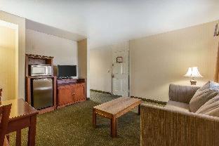 Room #27814518 at Econo Lodge Inn & Suites Riverside - Corona