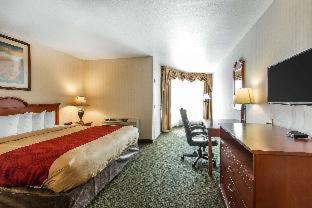 Room #27814518 at Econo Lodge Inn & Suites Riverside - Corona