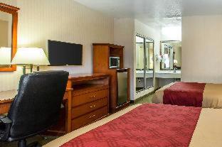 Room #27814519 at Econo Lodge Inn & Suites Riverside - Corona